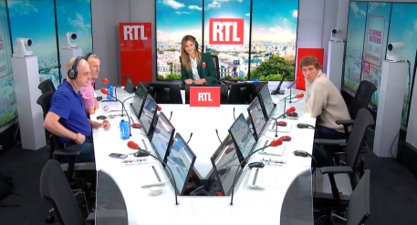 Fabrice Lhomme, Gérard Davet, Ophélie Meunier et Cédrice Jimenez sur le plateau de RTL
